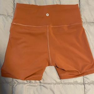 LuluLemon Train High-Rise Short 6"